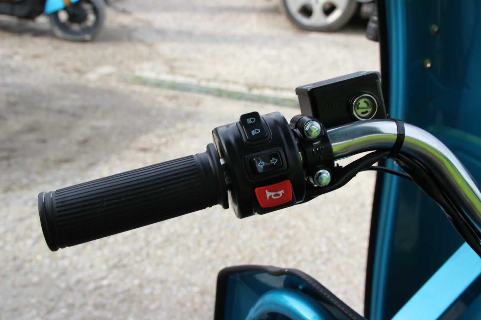 Електрическа Селскостопанска Триколка с Покрив 2000W Maxmotors