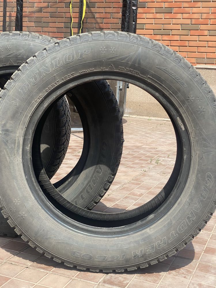 Продам зимние шины Б/У  215/65 R17