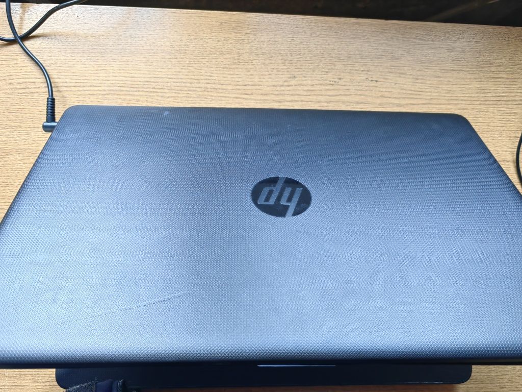 Продавам лаптоп HP -15bs цял или на части