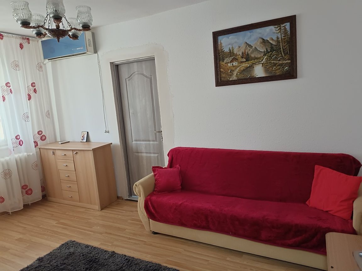 Inchiriez ap 3 camere