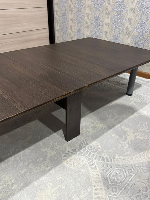 Стол высота 35 см, длина 180 см, ширина 80см