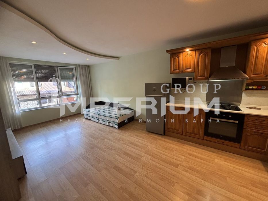 Дава се под наем Тристаен апартамент в Варна, Левски - 105 кв.м за 612 € - Снимка #1