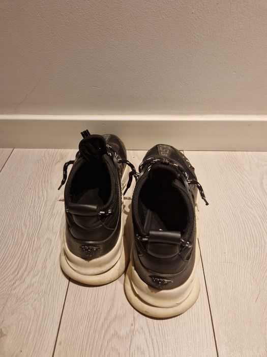 versace chain reaction alb negru