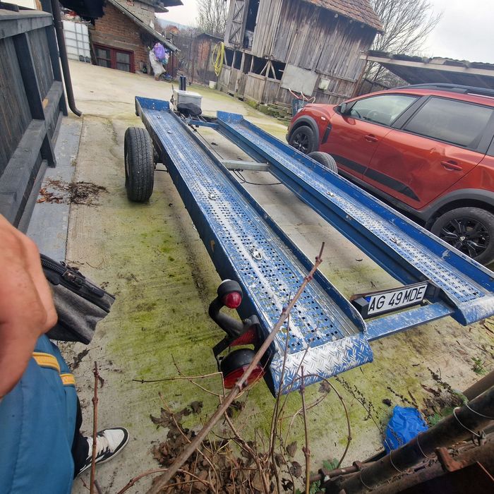 Vând platformă 260kg se conduce cu B