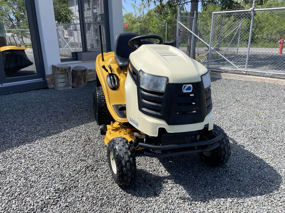 Tractoras de tuns iarba Cub Cadet