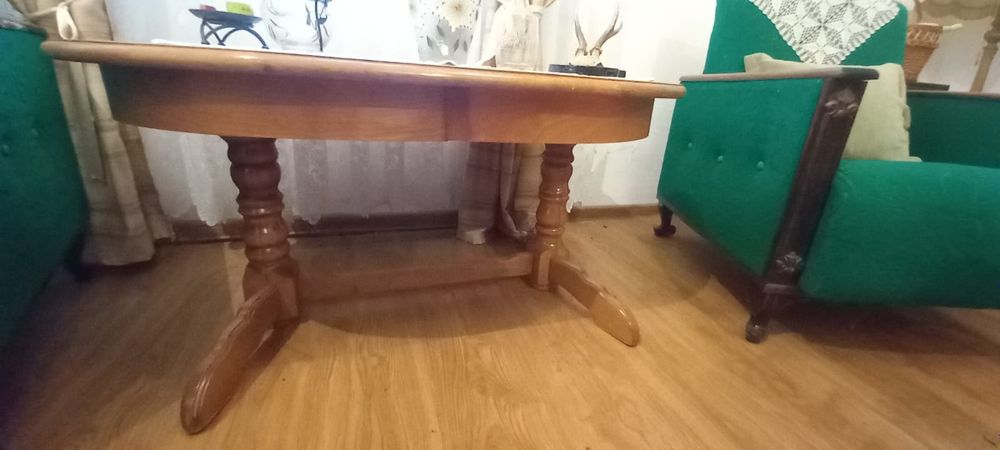 Vând obiecte mobilier