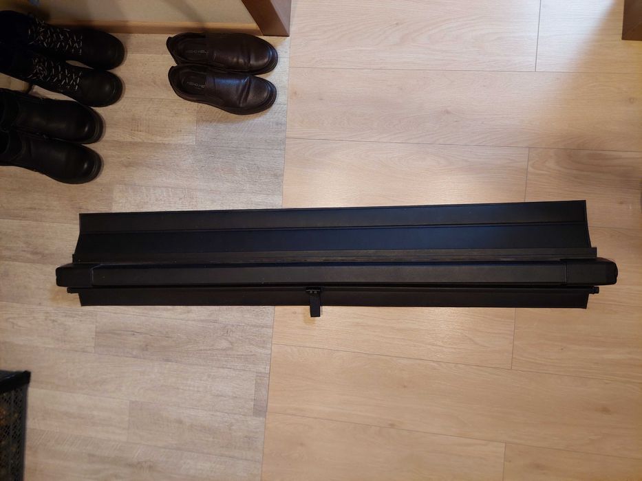 Продам б/у шторку багажника уаз патриот