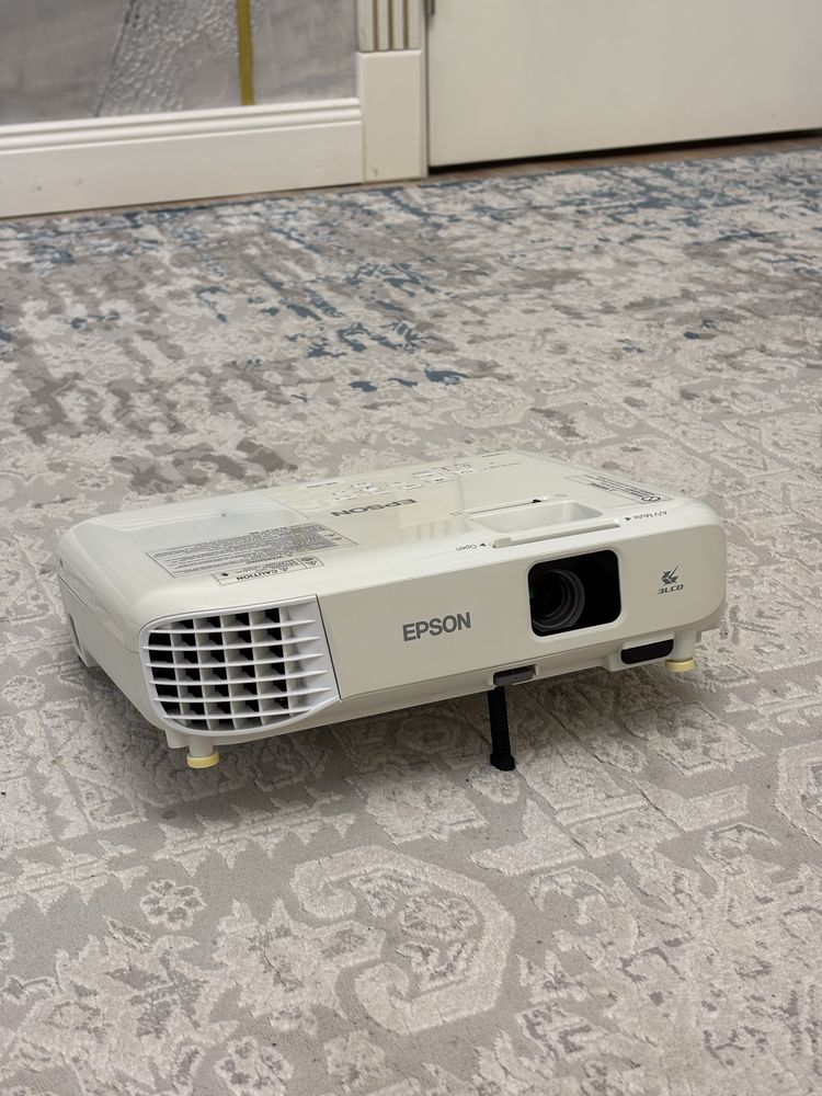 Проектор Epson EB-S05