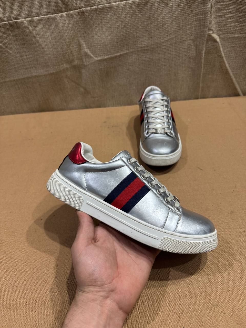 Krasofka Gucci ace madel