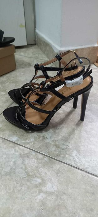 Sandale superbe 38 ,noi ,toc de 11 cm