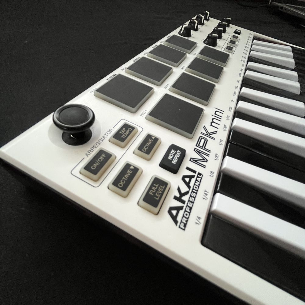 AKAI MPK Mini Keyboard
