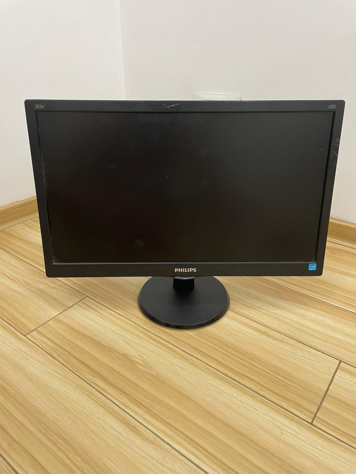 Vând lot 3 monitoare
