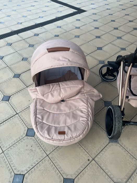 Продам коляску 3в1