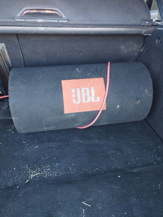 Tub de bass statie auto