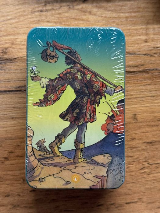 В наличии необычные карты Таро Нью Вижн