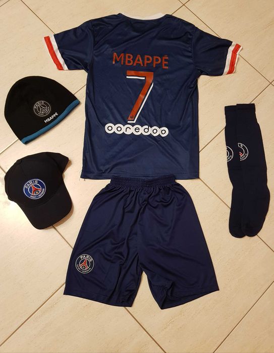 Мбаппе Екип + Зимна шапка Мбаппе ПСЖ модел 2021г Детско то 4 до 16г