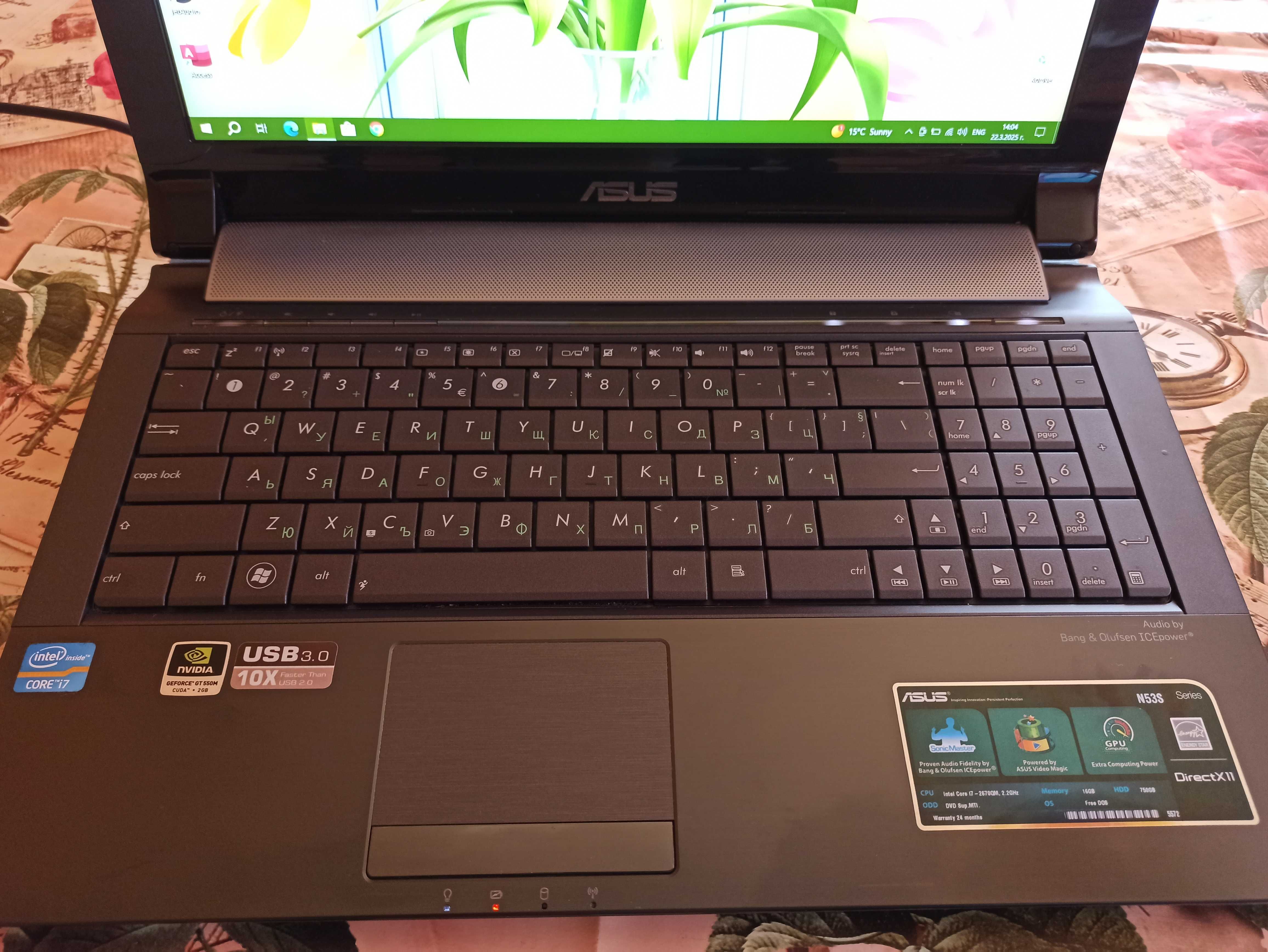 Бърз Лаптоп ASUS с Intel Core i5 / 8Gb RAM / GeForce 540M 2Gb / SSD
