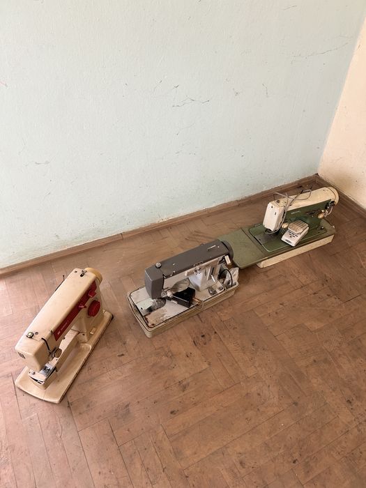 Vand 4 masini de cusut la pachet sau separat!!!