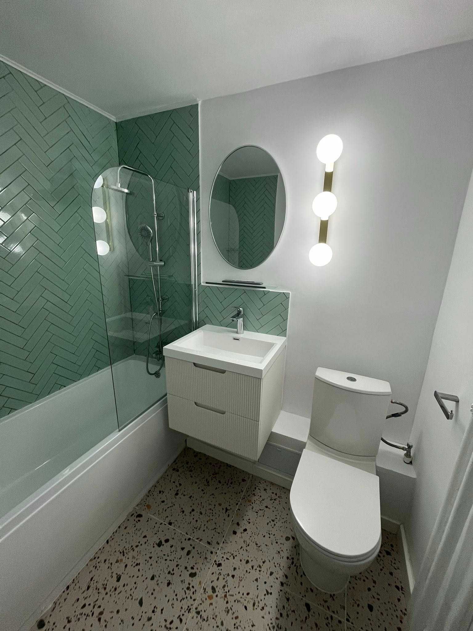 Vand apartament 3 camere renovat