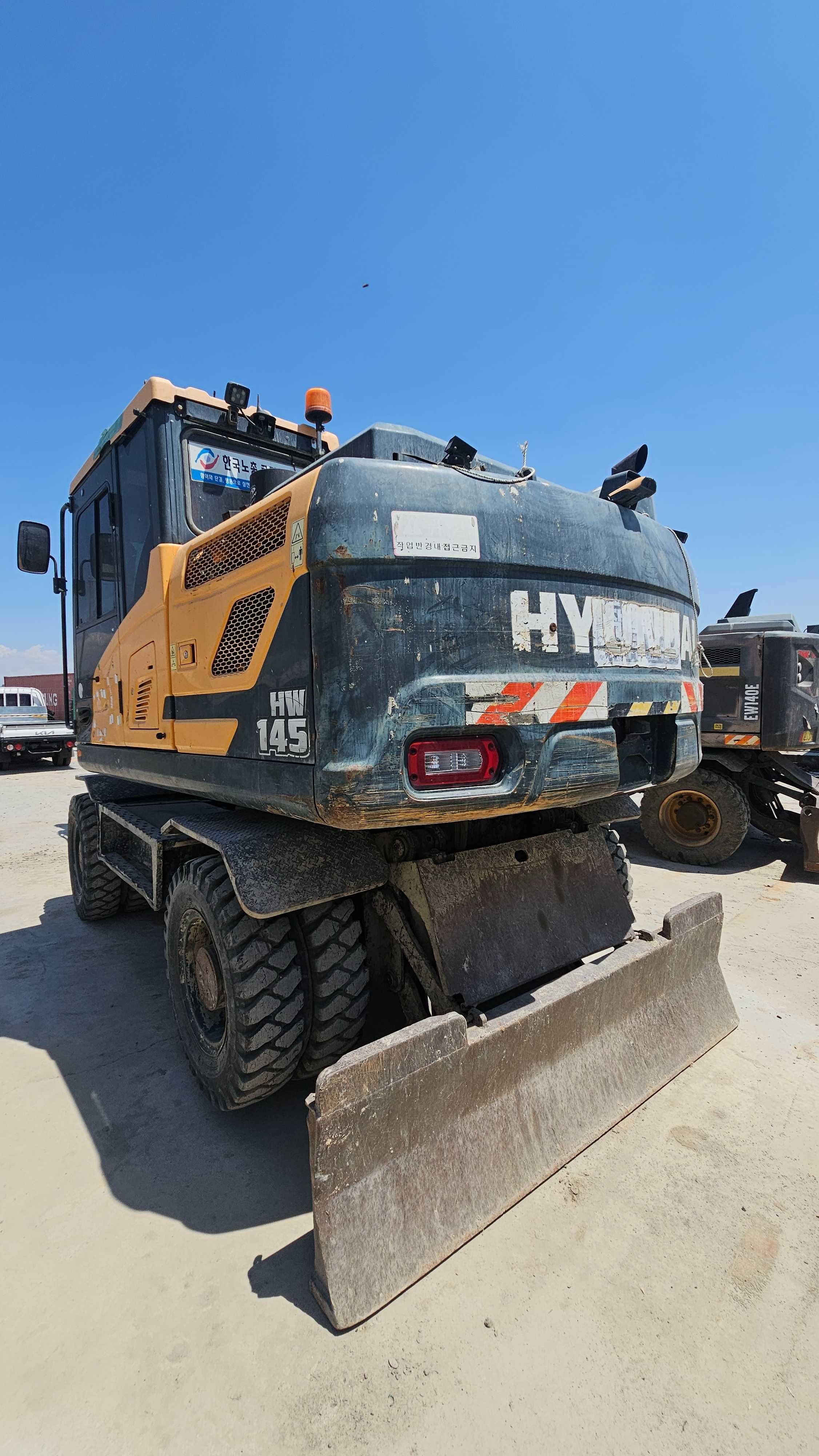 Экскаватор Hyundai HW145 год 2020