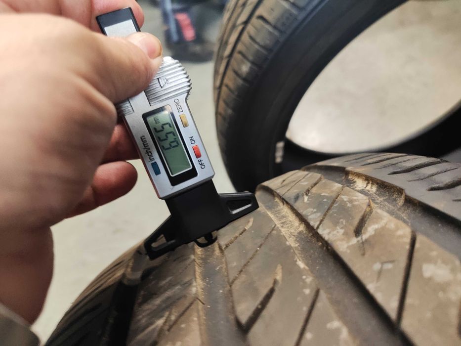 2бр.летни гуми 235/45/18 Semperit