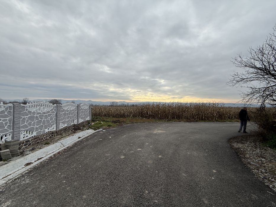 Ocazie!Teren Ciceu-Mihaiesti la 2 min de centru