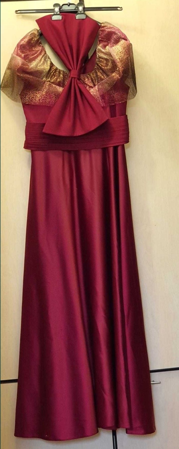 Rochie unicat, lungă,  de culoare bordo