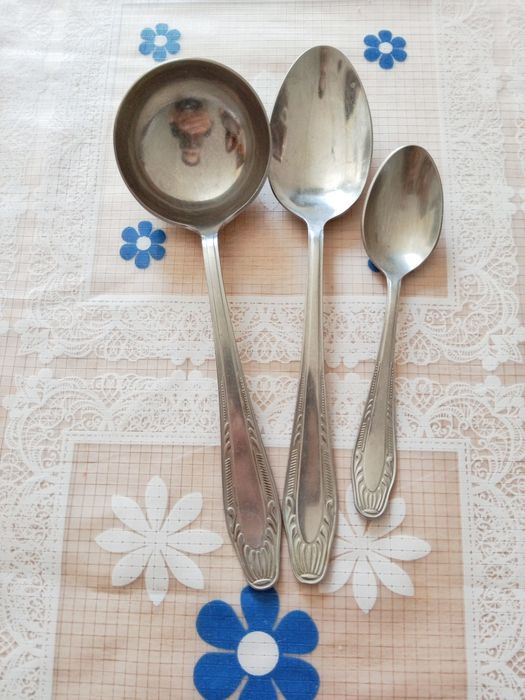 Поварежка ,ложки советские ,продам срочно переезд