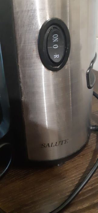 Сокоизтисквачка Salute