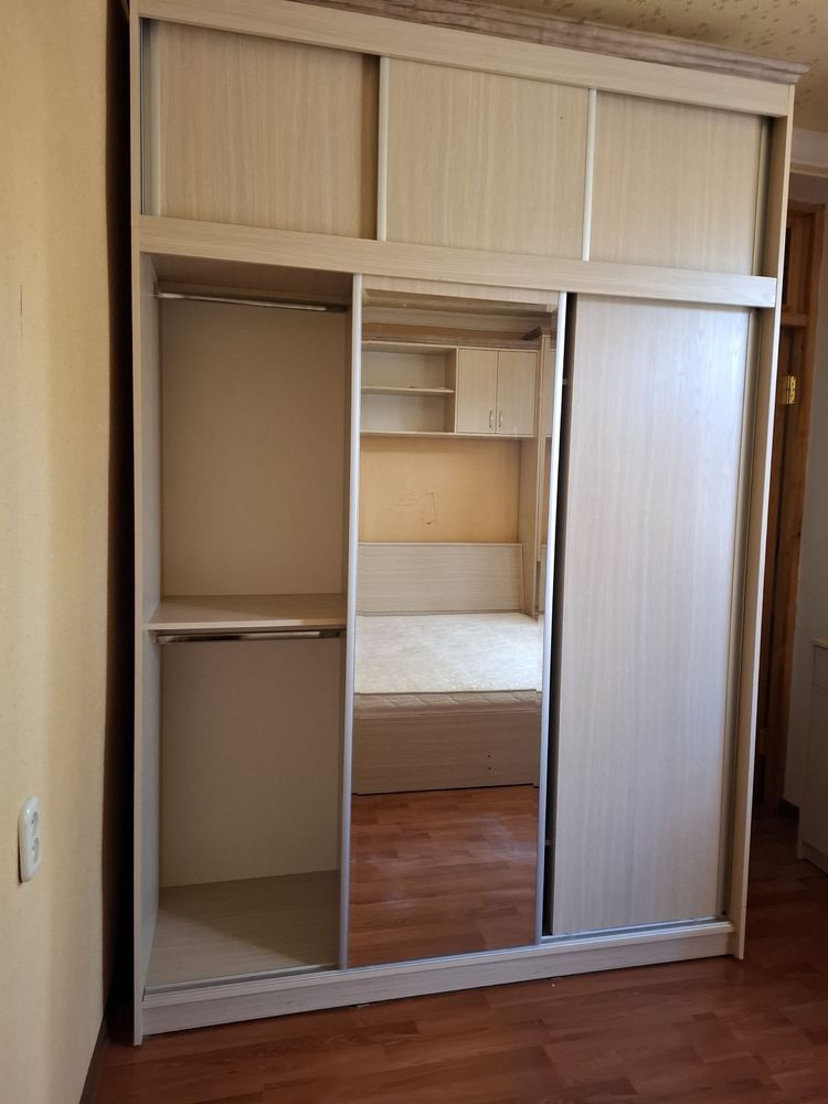 Продается спальня мебель