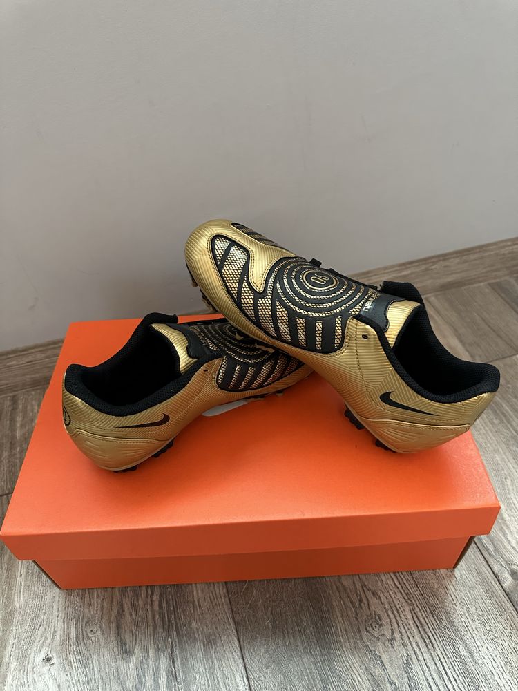 Nike TOTAL 90 RETRO 38,5
