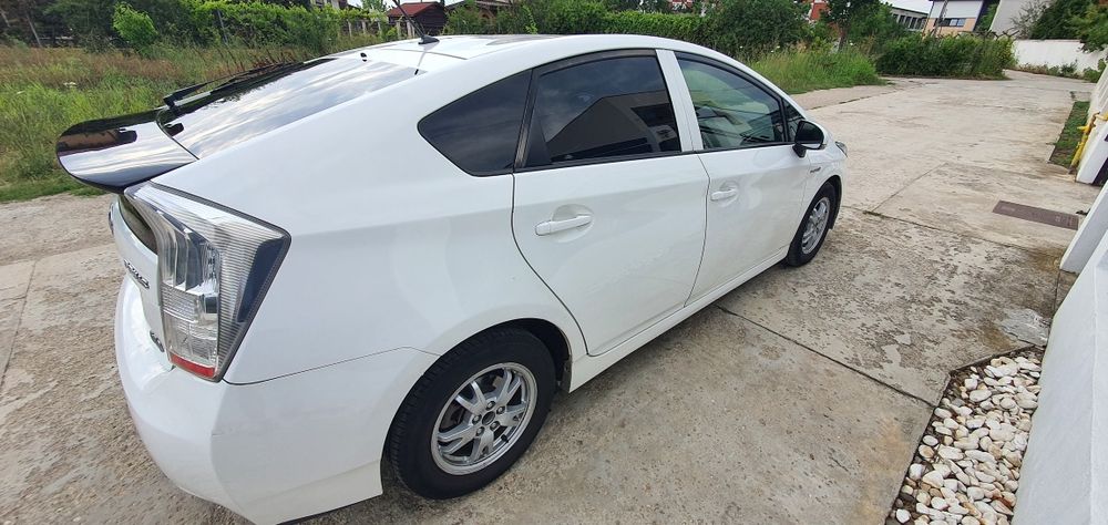 Inchiriez Toyota Prius cu GPL pentru uber bolt
