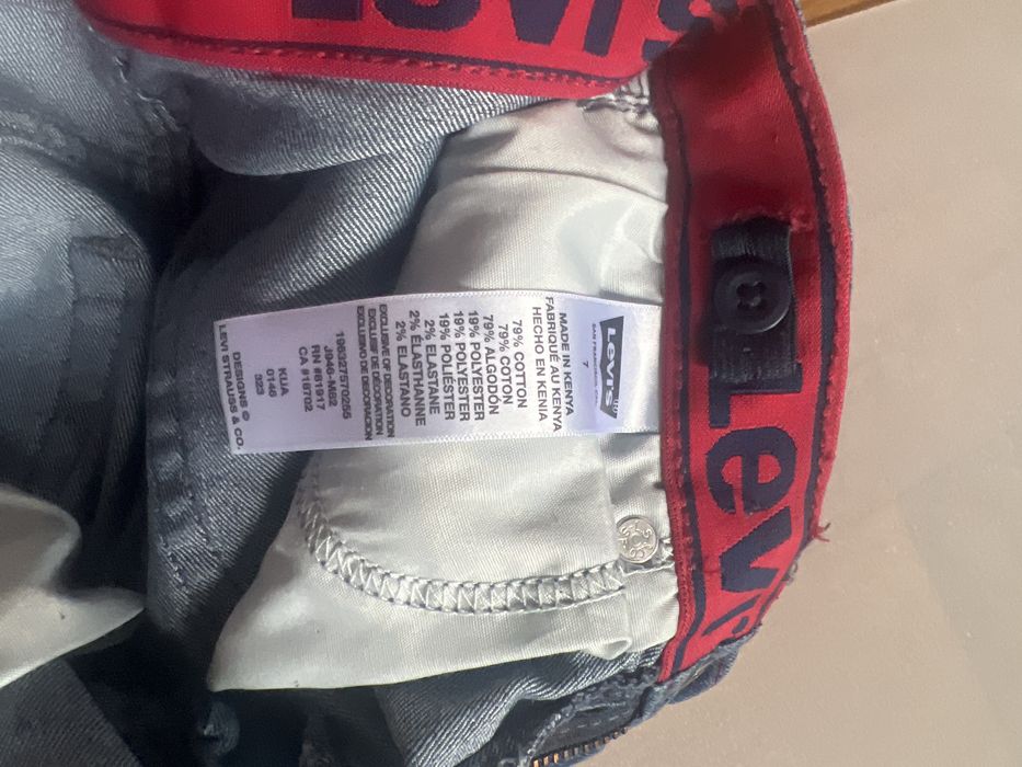 Blugi Levis original baieti 7ani