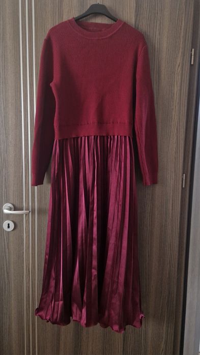 Rochie model tricot cu fusta plisata