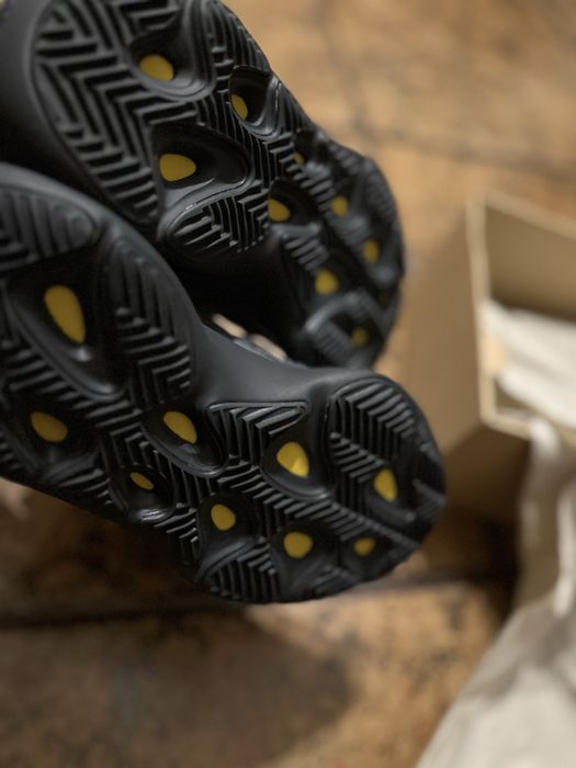 Adidas Yeezy Boost 700 V3 originali