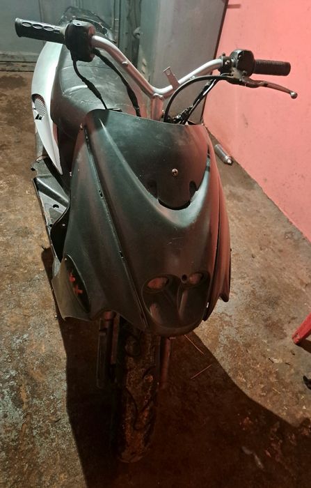 Vând scuter 80 cc 4t in stare bună .am si ceva