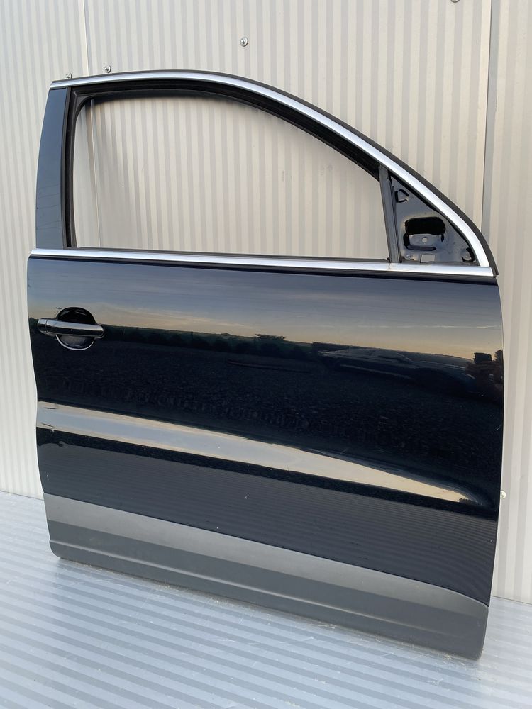 Usa dr fata  vw Tiguan 5N cod de culoare LC9X 2008-2015