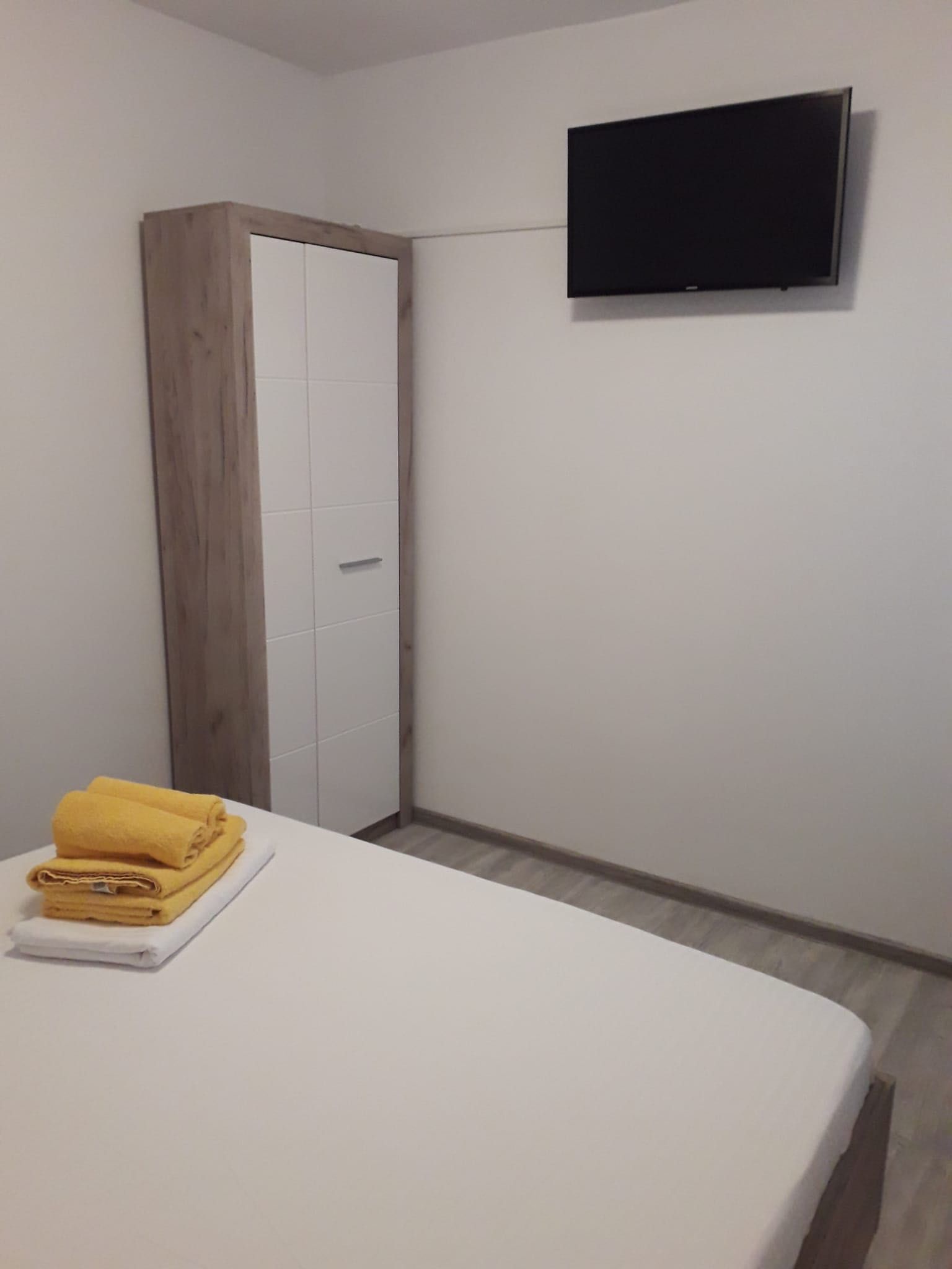 Cazare apartament Saturn