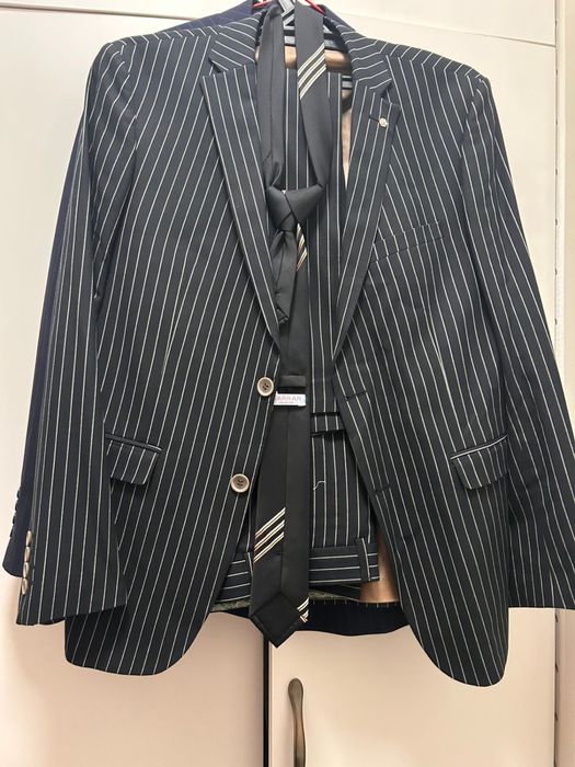 Продается костюм двойка