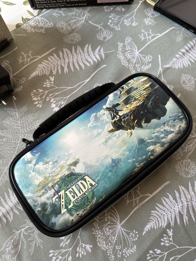 Nintendo Switch OLED Zelda Edition