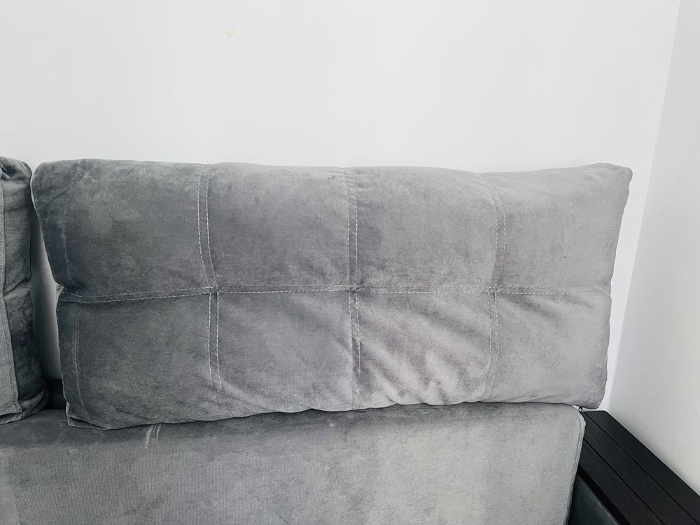 Диван раскладной серый с подушками