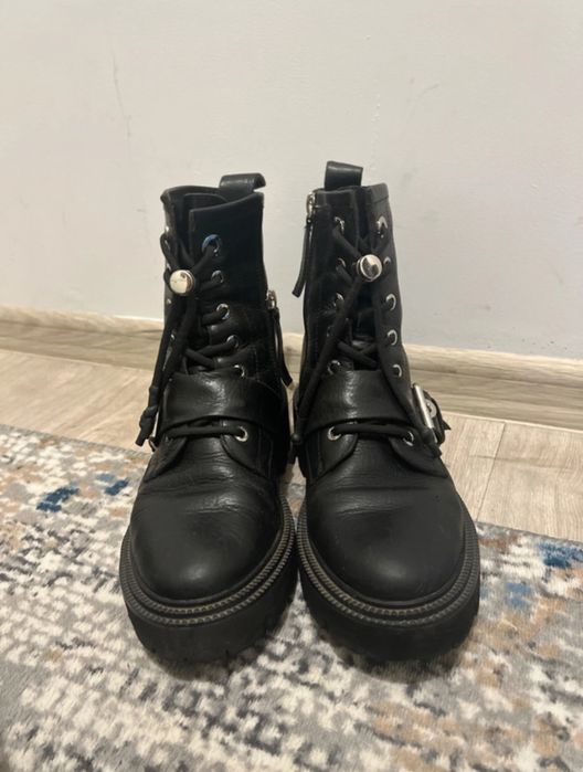 Ghete marimea 37 il passo