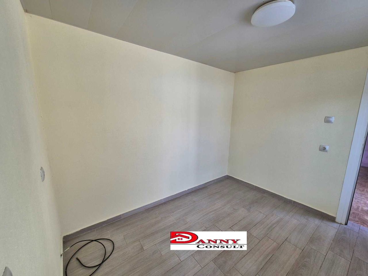 Продава се Къща в Велико Търново, Акация - 100 кв.м за 459 €/кв.м - Снимка #1