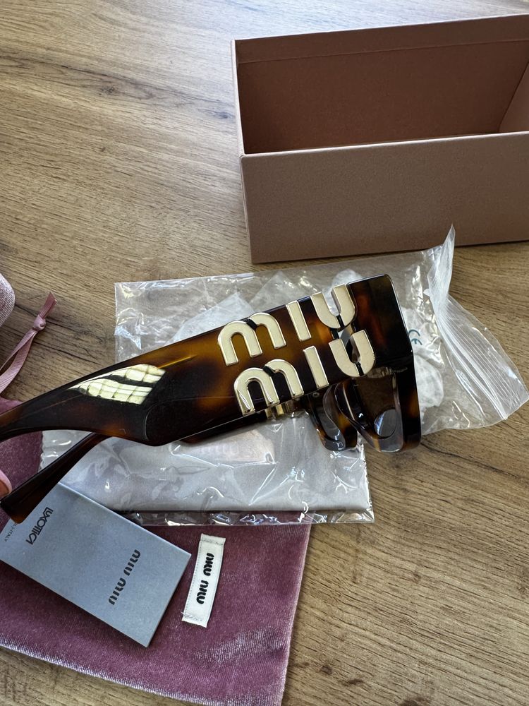 Miu Miu слънчеви очила