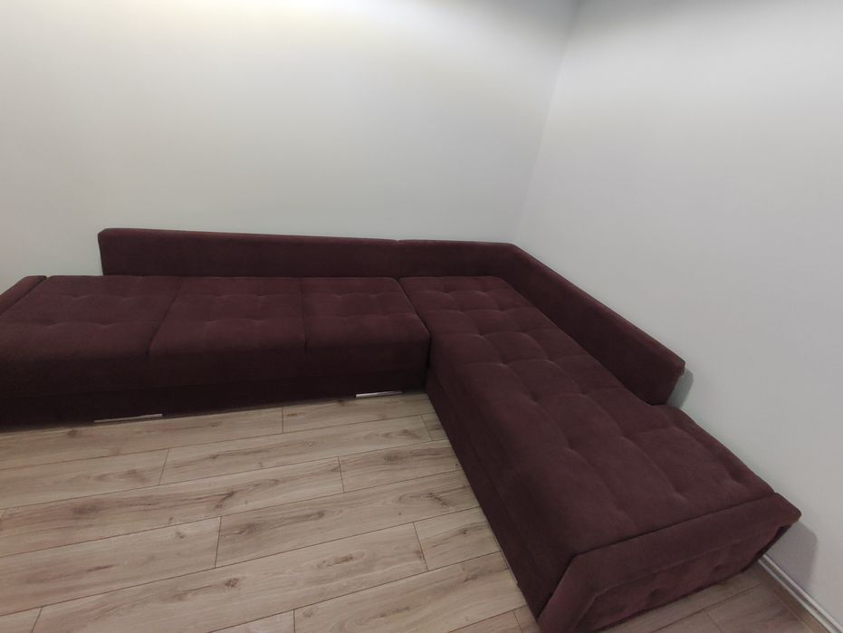 Vând colțar extensibil cu lada de depozitare