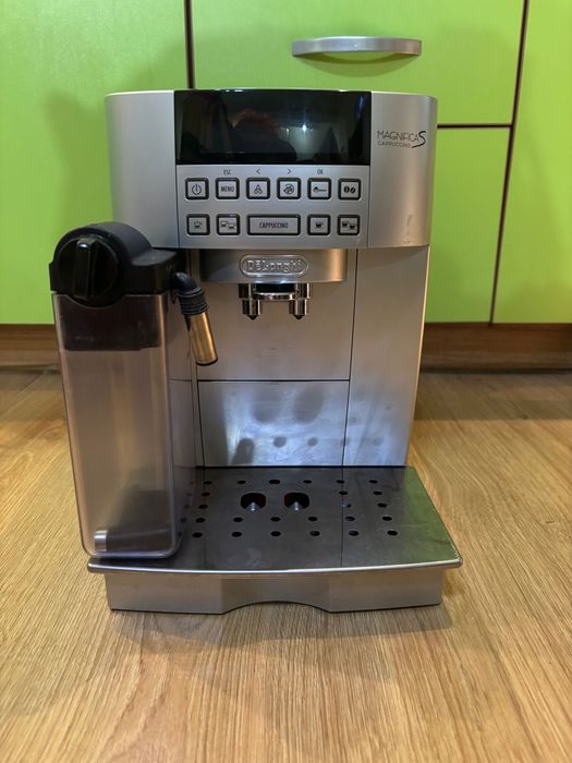 Кафеавтомат/ кафемашина Delonghi Magnifica S
