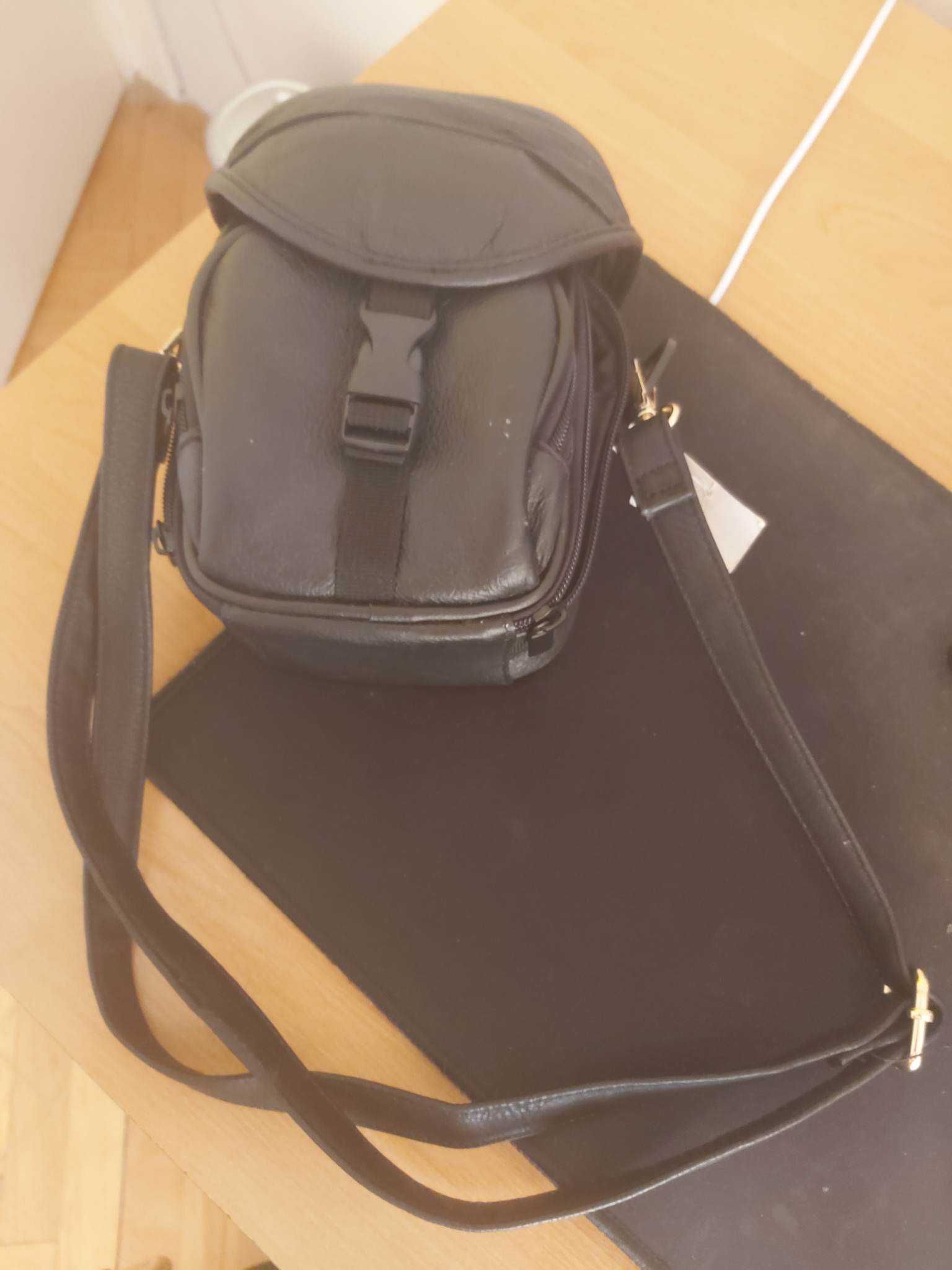 Husa/geanta clasica noua din piele pentru camera foto