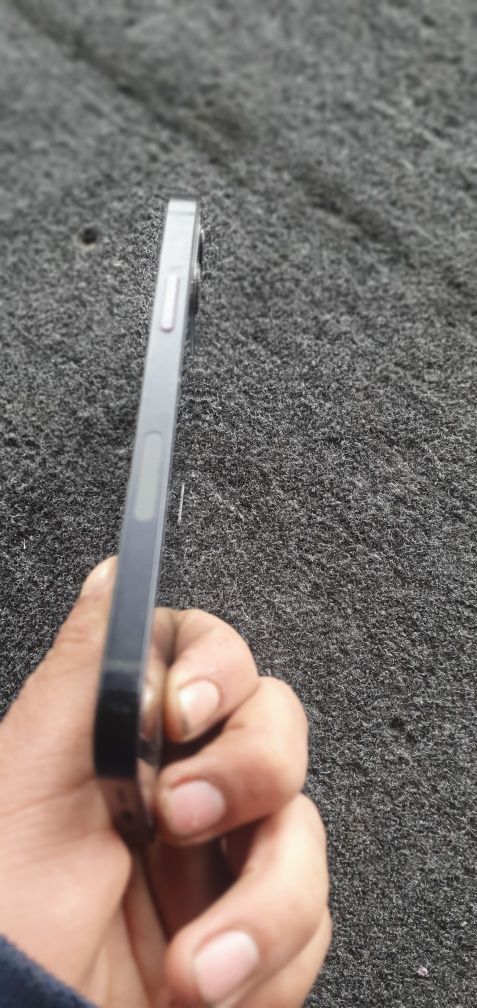 Iphone 12 yomikis 80 kar doc bor arqa kiriwka singan 240$  91