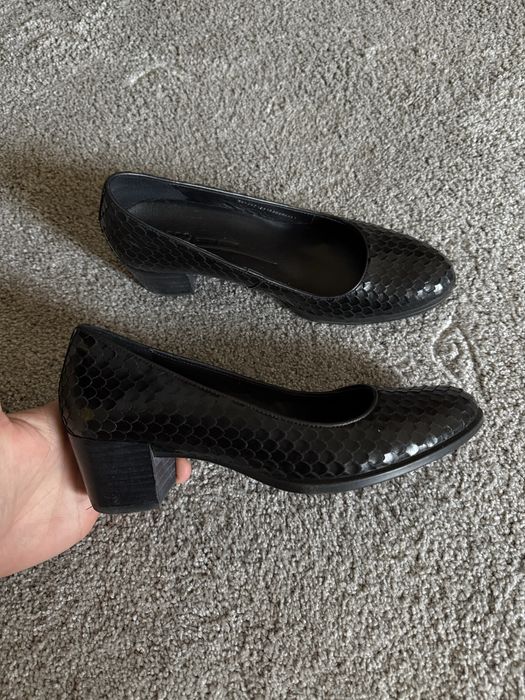 Дамски обувки на нисък дебел ток ecco 36 естествена кожа