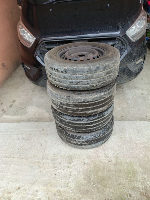 Vând 4 roti Ford transit custom R15